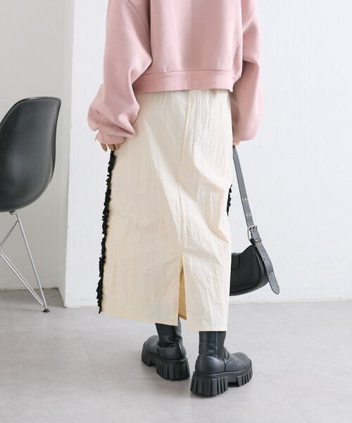 w closet（ダブルクローゼット）の「サイドラインフリルスカート（スカート・レディース・ブラック/アイボリー/ボルドー・FREE）」の9枚目の写真