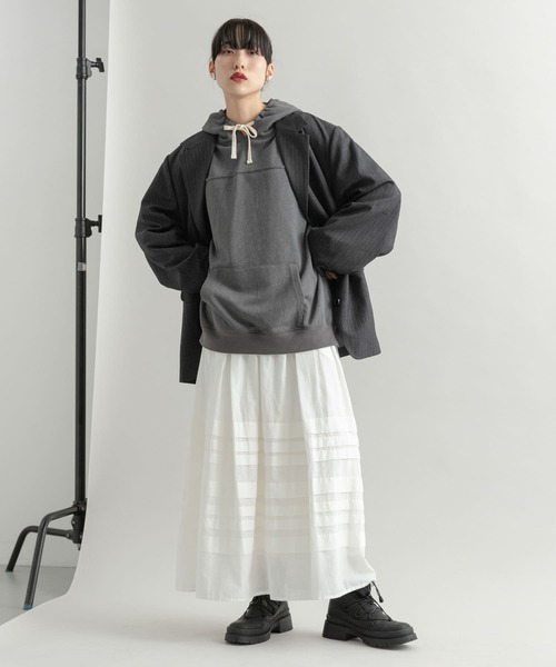 KBF（ケイビーエフ）の「ボリュームタックスカート（スカート・レディース・ブラック/オフホワイト・ONE）」の17枚目の写真