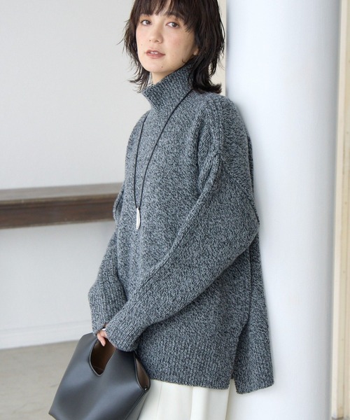 RIVE DROITE（リヴドロワ）の「【暖かな素材感/リバイバル】MIXヤーンタートルニット（ニット/セーター・レディース・ホワイト系その他/チャコールグレー/ブラウン/サックスブルー・FREE）」の5枚目の写真
