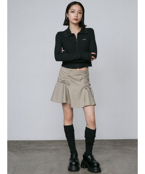 EMODA（エモダ）の「ギャザーリボンフレアスカート（スカート・レディース・ベージュ/ブラック/グレー・SMALL/MEDIUM）」の4枚目の写真