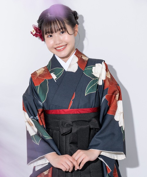 SOUBIEN(ソウビエン)の「floroハイジュニア袴4点セット(着物・襦袢・下帯・袴)(着物・キッズ・ホワイト系その他/ブルー系1/ブルー系3/ベージュ系1/ベージュ系2/レッド系/イエロー系/ブルー系2/ブルー系/ベージュ系/ブラウン系/ピンク系1/ブラック系/ピンク系・SS/S/M/L/LL)」の3枚目の写真