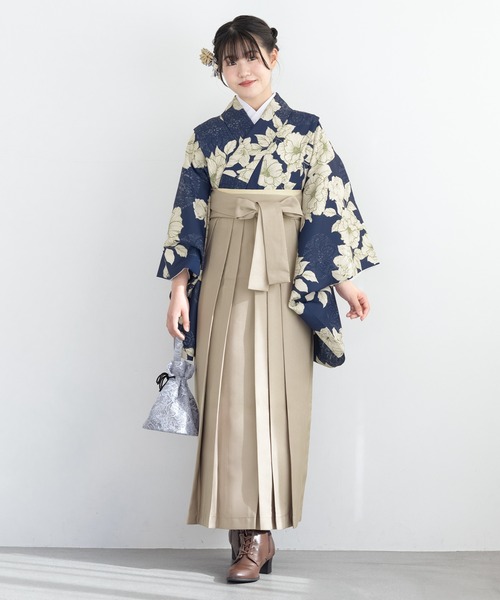SOUBIEN(ソウビエン)の「floroハイジュニア袴4点セット(着物・襦袢・下帯・袴)(着物・キッズ・ホワイト系その他/ブルー系1/ブルー系3/ベージュ系1/ベージュ系2/レッド系/イエロー系/ブルー系2/ブルー系/ベージュ系/ブラウン系/ピンク系1/ブラック系/ピンク系・SS/S/M/L/LL)」の7枚目の写真