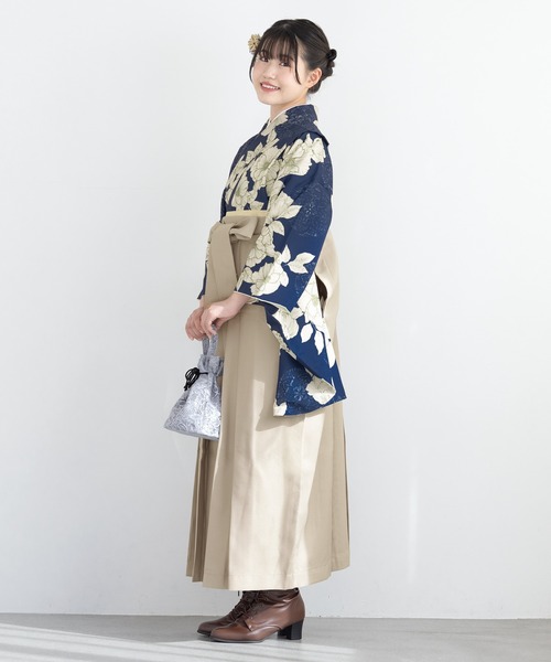 SOUBIEN(ソウビエン)の「floroハイジュニア袴4点セット(着物・襦袢・下帯・袴)(着物・キッズ・ホワイト系その他/ブルー系1/ブルー系3/ベージュ系1/ベージュ系2/レッド系/イエロー系/ブルー系2/ブルー系/ベージュ系/ブラウン系/ピンク系1/ブラック系/ピンク系・SS/S/M/L/LL)」の18枚目の写真