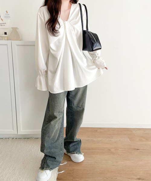 classicalelf(クラシカルエルフ)の「大人可愛い。前後2wayツイストデザインキャンディスリーブブラウス(長袖)(シャツ/ブラウス・レディース・ブラック/ピンクベージュ/オフホワイト・LARGE/MEDIUM/SMALL/X-LARGE)」の7枚目の写真
