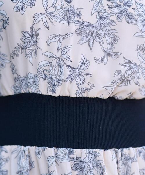 DRESSTERIOR（ドレステリア）の「【大人百花春号掲載 モデル美香さん着用】シアーフラワープリントハーフスリーブワンピース（ワンピース・レディース・ベージュ系その他3/ブラック系・36/34/38）」の11枚目の写真