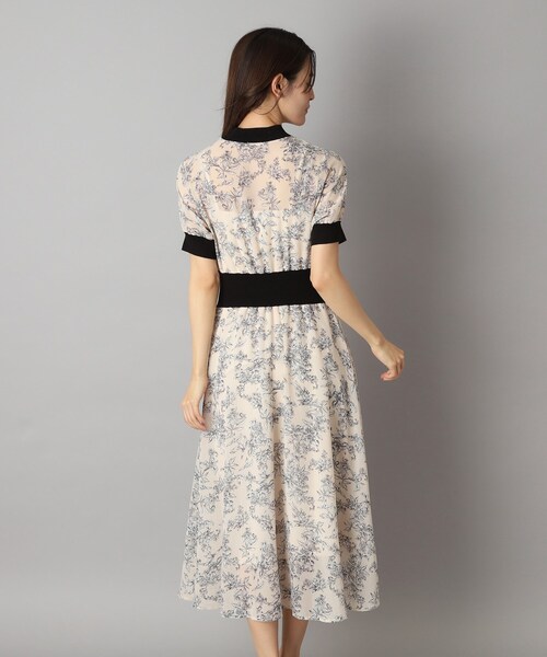 DRESSTERIOR（ドレステリア）の「【大人百花春号掲載 モデル美香さん着用】シアーフラワープリントハーフスリーブワンピース（ワンピース・レディース・ベージュ系その他3/ブラック系・36/34/38）」の21枚目の写真