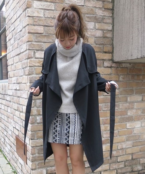 Chico（チコ）の「【who's who Chico】ドレープ衿ロングコート（トレンチコート・レディース・カーキ/ベージュ/ブラック・FREE）」の2枚目の写真