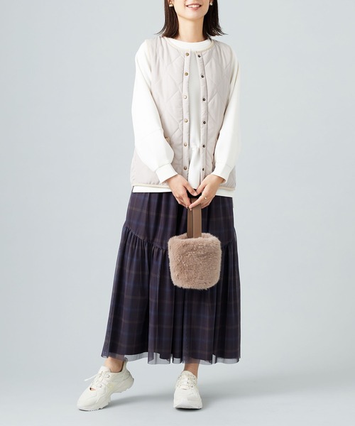 BELLUNA PLUS(ベルーナ)の「とろみ素材ドロスト使いプルオーバー(Tシャツ/カットソー・レディース・アイボリー/ネイビー/ライラック・LARGE/X-LARGE/MEDIUM)」の6枚目の写真