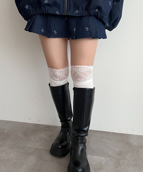 apres jour(アプレジュール)の「【apres jour×ARIAZ】レースデザインハイソックス(ソックス/靴下・レディース・オフホワイト・FREE)」の2枚目の写真