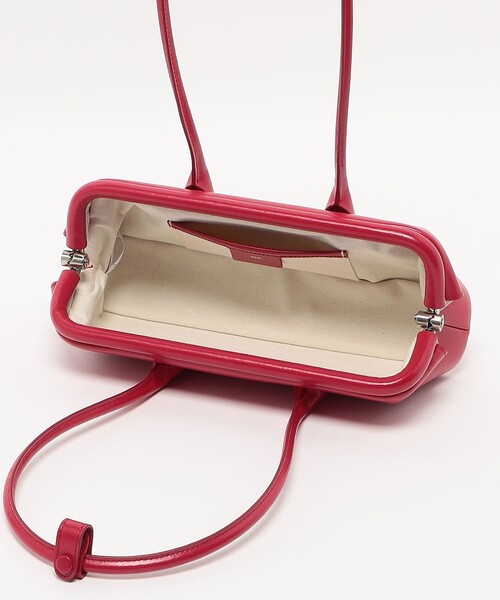 OSOI(オソイ)の「<OSOI>BOAT WIDE MINI バッグ(ショルダーバッグ・レディース・オフホワイト/ブラック/ダークブラウン/レッド・FREE)」の13枚目の写真