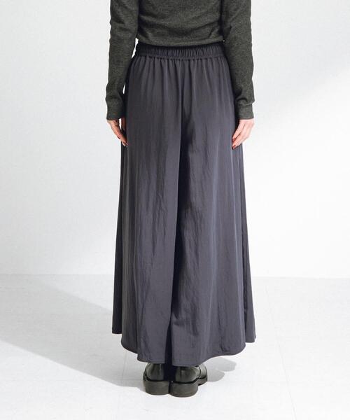 URBAN RESEARCH Sonny Label(アーバンリサーチサニーレーベル)の「レーヨンツイルイージースカーチョ(その他パンツ・レディース・ベージュ/ネイビー・36/38)」の19枚目の写真