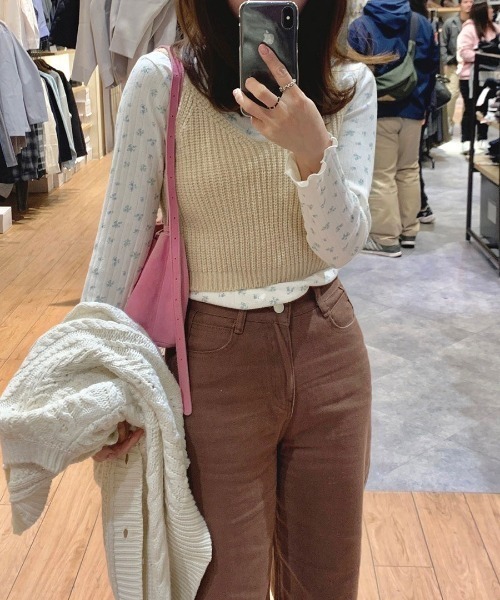 Reurie'(レウリィ)の「ニットビスチェ/knit bustier キャミソール レイヤード 重ね着 カジュアル ガーリー シンプル ナチュラル ケーブルニット 韓国(キャミソール・レディース・ブラウン/ベージュ/ブラック・FREE)」の9枚目の写真