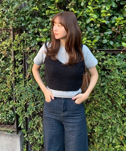 Reurie'(レウリィ)の「ニットビスチェ/knit bustier キャミソール レイヤード 重ね着 カジュアル ガーリー シンプル ナチュラル ケーブルニット 韓国(キャミソール・レディース・ブラウン/ベージュ/ブラック・FREE)」の11枚目の写真