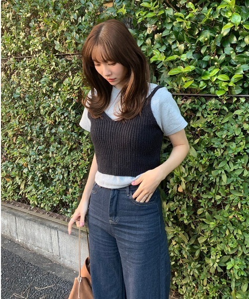 Reurie'(レウリィ)の「ニットビスチェ/knit bustier キャミソール レイヤード 重ね着 カジュアル ガーリー シンプル ナチュラル ケーブルニット 韓国(キャミソール・レディース・ブラウン/ベージュ/ブラック・FREE)」の12枚目の写真
