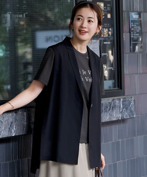 23区 S(ニジュウサンクチイサイサイズ)の「【洗える】カラーロゴ Tシャツ(Tシャツ/カットソー・レディース・ホワイト系/イエロー系/グレー系/ライラック系・32)」の3枚目の写真