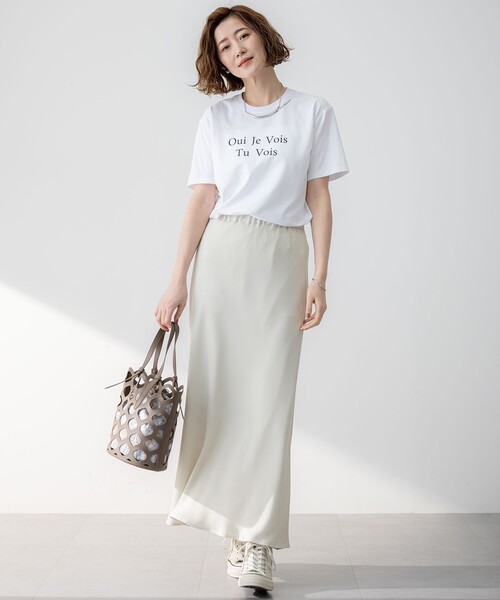 23区 S(ニジュウサンクチイサイサイズ)の「【洗える】カラーロゴ Tシャツ(Tシャツ/カットソー・レディース・ホワイト系/イエロー系/グレー系/ライラック系・32)」の6枚目の写真