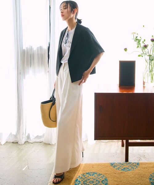 23区 S(ニジュウサンクチイサイサイズ)の「【洗える】カラーロゴ Tシャツ(Tシャツ/カットソー・レディース・ホワイト系/イエロー系/グレー系/ライラック系・32)」の8枚目の写真