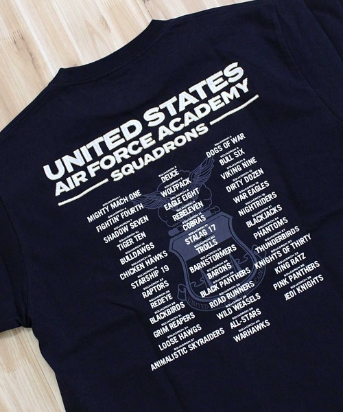 AVIREX(アヴィレックス)の「USAFA SQUADRONS EMBROIDERY T-SHIRT(Tシャツ/カットソー・メンズ・ホワイト/ネイビー/オレンジ/チャコールグレー・M/L/XL/XXL)」の20枚目の写真