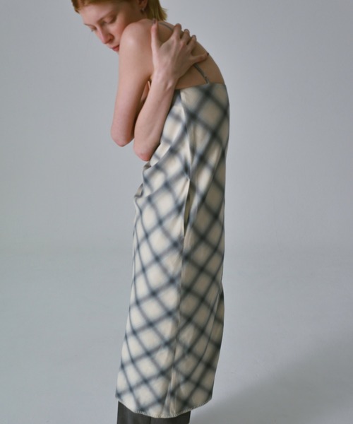 CREDONA(クレドナ)の「ROME CHECK CAMI DRESS/ローマチェックキャミドレス(ワンピース・レディース・ブルー/ブラック・0/1)」の16枚目の写真