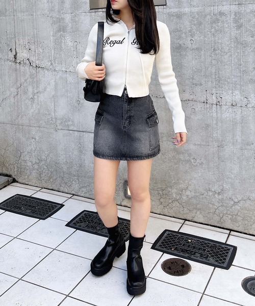 INGNI（イング）の「フロントジップロゴリブニットパーカー（パーカー・レディース・ホワイト×ブラック/ブラック×ホワイト/グレー系その他3・M）」の18枚目の写真