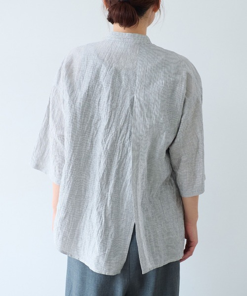 yuni(ユニ )の「バックスリットブラウス(シャツ/ブラウス・レディース・ブラック/グリーン/ネイビー/ブラウン/その他・FREE)」の14枚目の写真