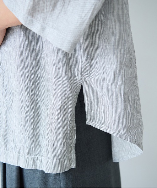 yuni(ユニ )の「バックスリットブラウス(シャツ/ブラウス・レディース・ブラック/グリーン/ネイビー/ブラウン/その他・FREE)」の7枚目の写真