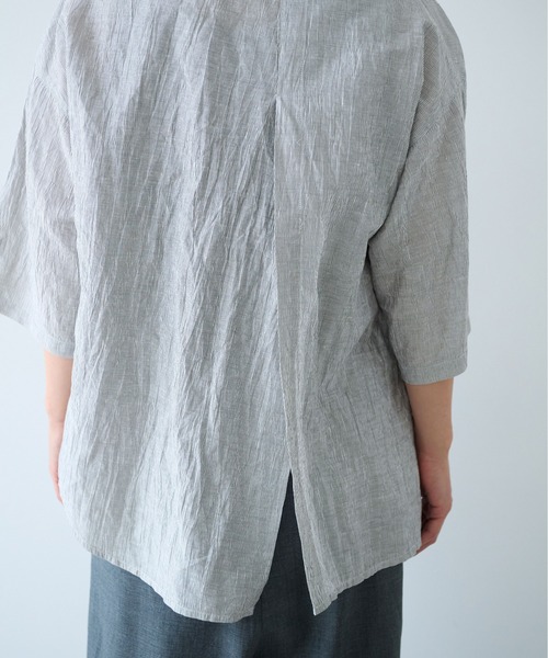 yuni(ユニ )の「バックスリットブラウス(シャツ/ブラウス・レディース・ブラック/グリーン/ネイビー/ブラウン/その他・FREE)」の8枚目の写真