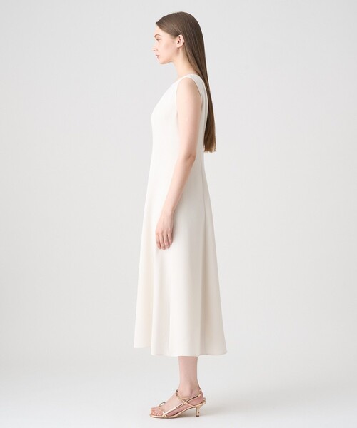 ANAYI(アナイ)の「ダブルクロスケープ付きワンピース(ワンピース・レディース・ブラック/ベージュ・38/36/34)」の10枚目の写真