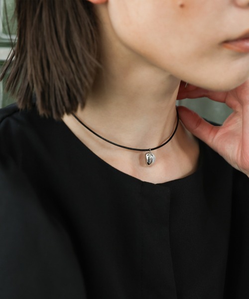 select MOCA（セレクトモカ）の「淡水パールメタルコーティングコードチョーカー（ネックレス・レディース・シルバー・FREE）」の3枚目の写真