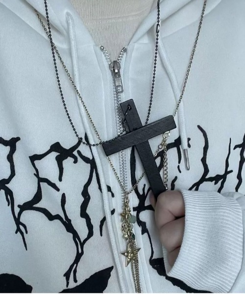 .KOM（ドットコム）の「『.KOM/ドットケーオーエム』木製クロスネックレス【Y】【CN】（ネックレス・レディース・ホワイト/ブラック・FREE）」の6枚目の写真