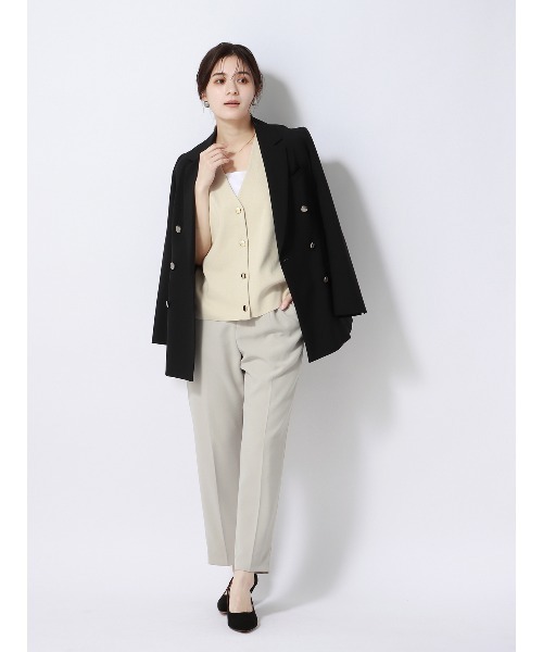 SUIT SQUARE（スーツスクエア）の「Vネックニットジレ ハンドウォッシュ 無地（ベスト・レディース・ブラック系/アイボリー系・38(9号)）」の10枚目の写真