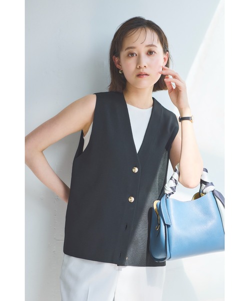 SUIT SQUARE（スーツスクエア）の「Vネックニットジレ ハンドウォッシュ 無地（ベスト・レディース・ブラック系/アイボリー系・38(9号)）」の22枚目の写真