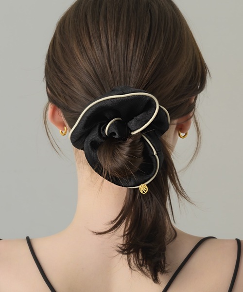 muku(ムク)の「CHOUCHOU/TWO TONE(シュシュ・レディース・アイボリー/ブラック・FREE)」の2枚目の写真