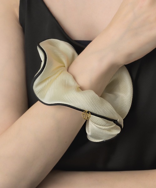 muku(ムク)の「CHOUCHOU/TWO TONE(シュシュ・レディース・アイボリー/ブラック・FREE)」の4枚目の写真