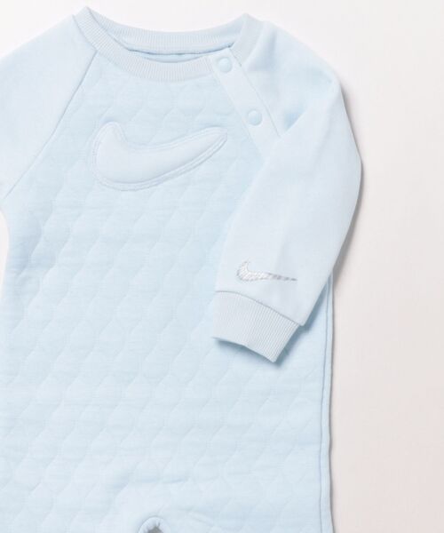 NIKE(ナイキ)の「【NIKE】NKN READYSET COVERALL / ナイキ ベビー カバーオール 対象サイズ12M-24M(ロンパース・キッズ・グレー/ブルー・24M/18M/12M)」の4枚目の写真