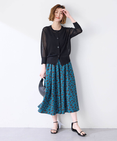 Petit Honfleur（プチオンフルール）の「クルーネックカーディガン（カーディガン/ボレロ・レディース・レッド/サックスブルー/ブラック・M/L）」の15枚目の写真