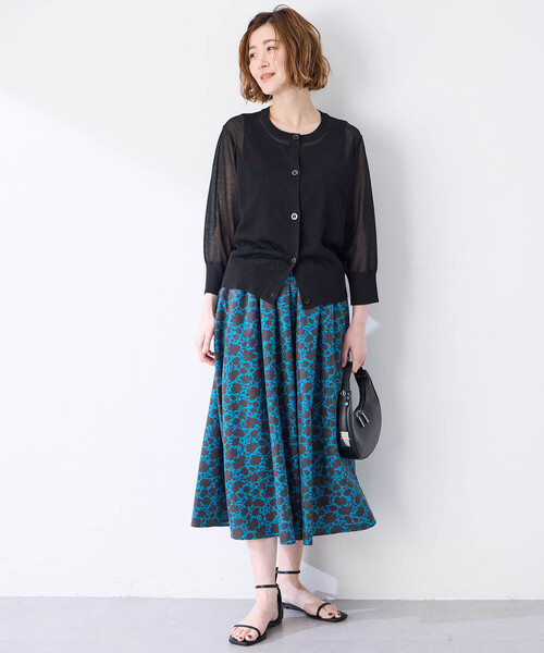 Petit Honfleur（プチオンフルール）の「クルーネックカーディガン（カーディガン/ボレロ・レディース・レッド/サックスブルー/ブラック・M/L）」の16枚目の写真