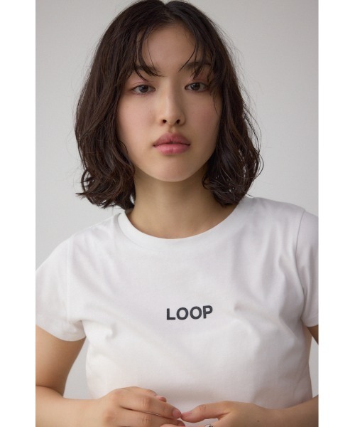 AZUL by moussy(アズールバイマウジー)の「グリッタープリントTシャツ(Tシャツ/カットソー・レディース・ブラック/ホワイト/ピンク・FREE)」の4枚目の写真
