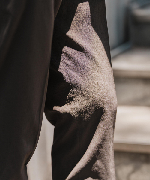 EDIFICE（エディフィス）の「"高通気＆吸水速乾" BREEZE COOL AKIHA スラックス【セットアップ着用可】（スラックス・メンズ・チャコールグレー/ブラック/ベージュ/ネイビー・SMALL/MEDIUM/LARGE/X-LARGE）」の10枚目の写真