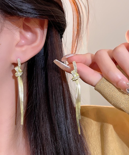 Miniministore(ミニミニストア)の「韓国風ロングチェーンピアス 揺れるピアス(ピアス(両耳用)・レディース・シルバー/ゴールド・FREE)」の3枚目の写真