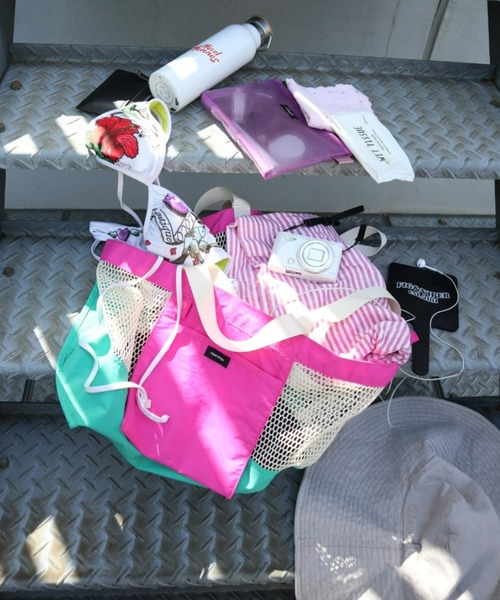 FIG&VIPER（フィグアンドバイパー）の「リバーシブルアクティブバッグ（トートバッグ・レディース・ブラック/ピンク・FREE）」の3枚目の写真