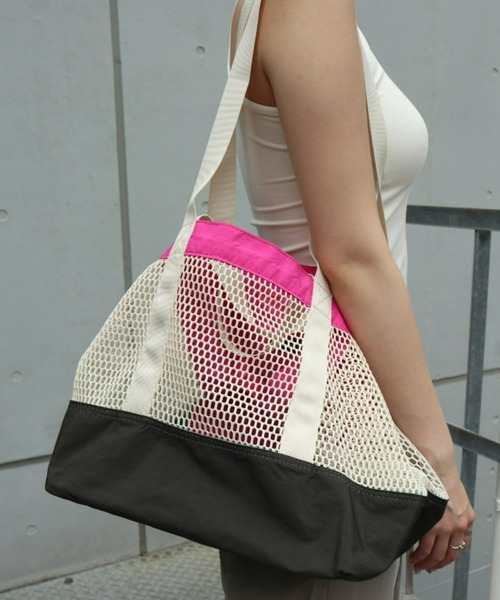 FIG&VIPER（フィグアンドバイパー）の「リバーシブルアクティブバッグ（トートバッグ・レディース・ブラック/ピンク・FREE）」の8枚目の写真