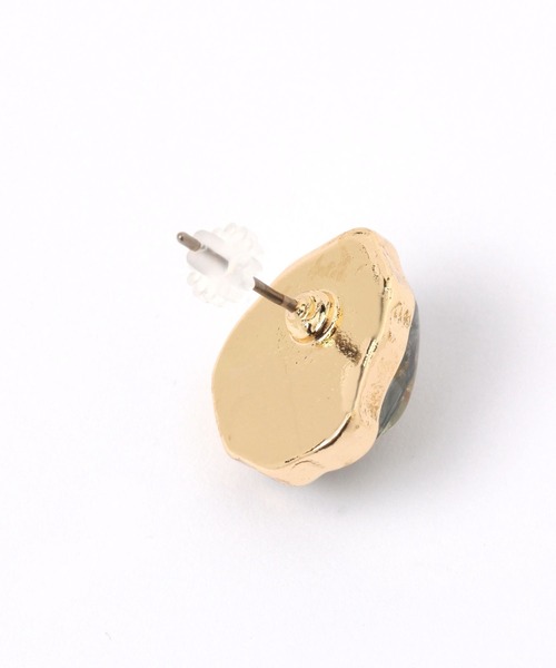 GLOBAL WORK（グローバルワーク）の「BLUEフラワー入りピアス/MADE IN JAPAN/496803（ピアス（両耳用）・レディース・ゴールド系その他/ゴールド系その他2・FREE）」の4枚目の写真