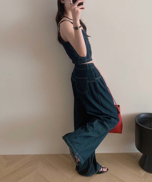 Girly Doll(ガーリードール)の「デニムセットアップ キャミソール×ワイドパンツ(セットアップ・レディース・ネイビー・L/M/S)」の4枚目の写真