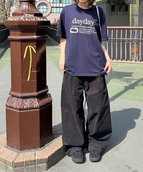 DAYDAY(デイデイ)の「カテゴリーロゴ S/S Tシャツ(Tシャツ/カットソー・レディース・ブラック/ネイビー/ホワイト・XL/L/M)」の10枚目の写真