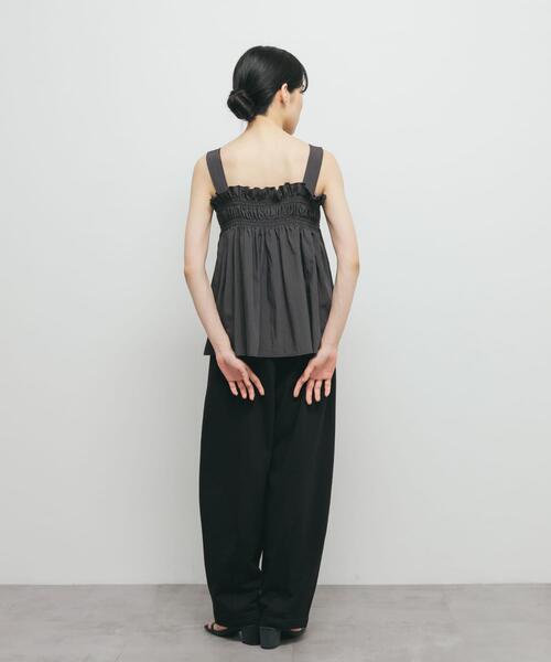 KBF（ケイビーエフ）の「フリルギャザービスチェ（シャツ/ブラウス・レディース・アイボリー/ベージュ系その他/チャコールグレー・ONE）」の7枚目の写真