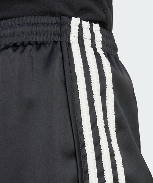 【adidas】スリーストライプス サテン ショートパンツ ★ レディース スリーストライプス サテンショーツ ブルー