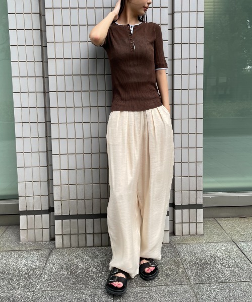 AIC.(エーアイシー)の「シアーリブヘンリーネックトップス(その他トップス・レディース・アイボリー/ブラウン/チャコールグレー・FREE)」の14枚目の写真