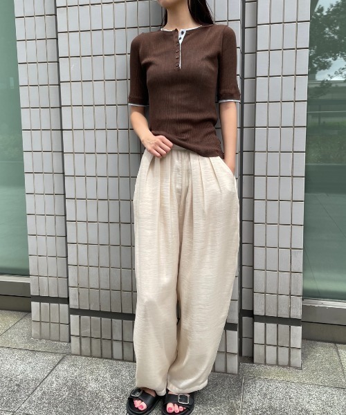 AIC.(エーアイシー)の「シアーリブヘンリーネックトップス(その他トップス・レディース・アイボリー/ブラウン/チャコールグレー・FREE)」の15枚目の写真