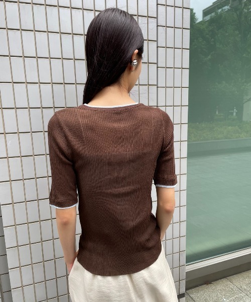 AIC.(エーアイシー)の「シアーリブヘンリーネックトップス(その他トップス・レディース・アイボリー/ブラウン/チャコールグレー・FREE)」の10枚目の写真
